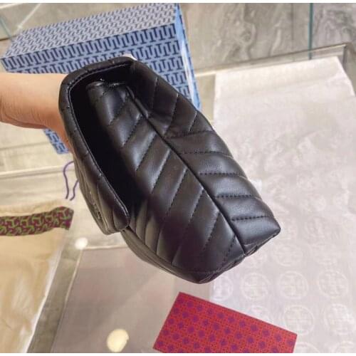 2021 New Retro hand bag pillow bag European station fashion one shoulder straddle womens bag