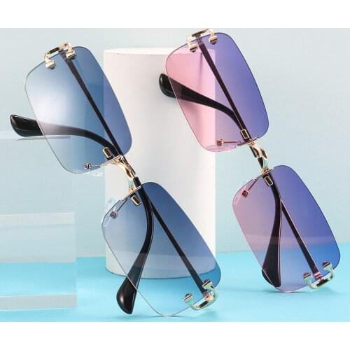 Fashion cut edge womens personality small frame European and American street shooting trend
