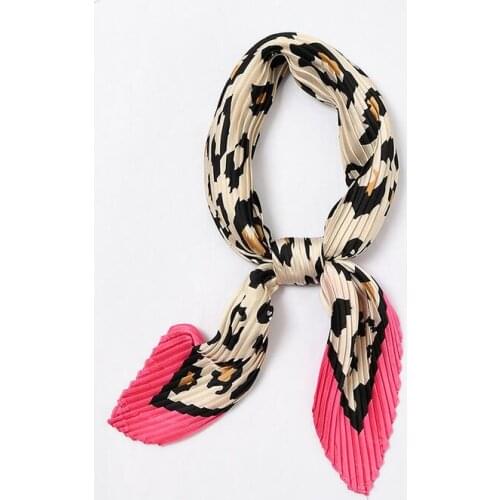 Yishine Sexy Leoppard Print Pleated Stretchy Square Crinkle Silk Satin Fashion Scarf Women Fashion Crumple Neckwear Handkerchief