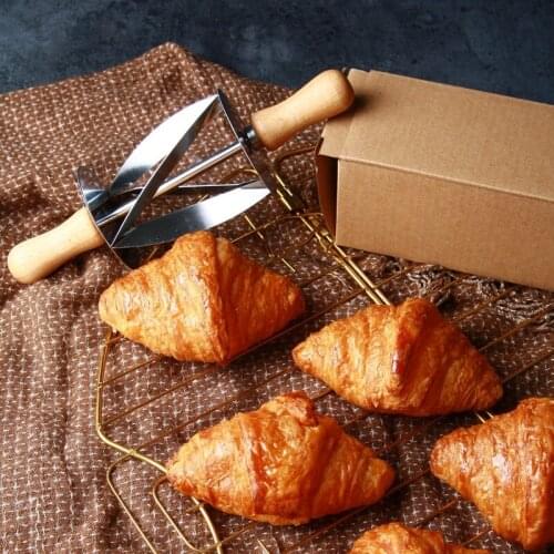 Croissant cutter bread triangle cutter croissant making roller cutter cut surface baking slice