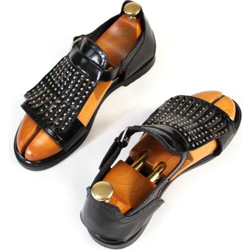Brand Hollow Out Fringe Rivet Sandals Men Genuine Leather Buckle Strap Outdoor Gladiator Sandal Summer Mens Footwear Flip Flops