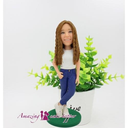 2019 AMAZING CAKE TOPPER Toys Young and beautiful girl sculpture And Groom Gifts Ideas Customized Figurine Valentines Day