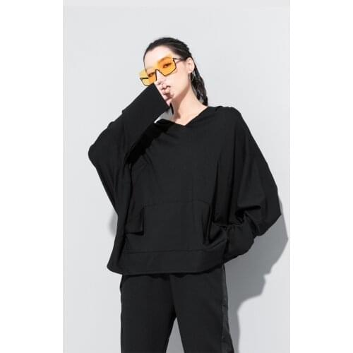 Big size Europe station new style foreign style V-neck big pocket hooded T-shirt loose fat sister mm bat sleeve top spring dress
