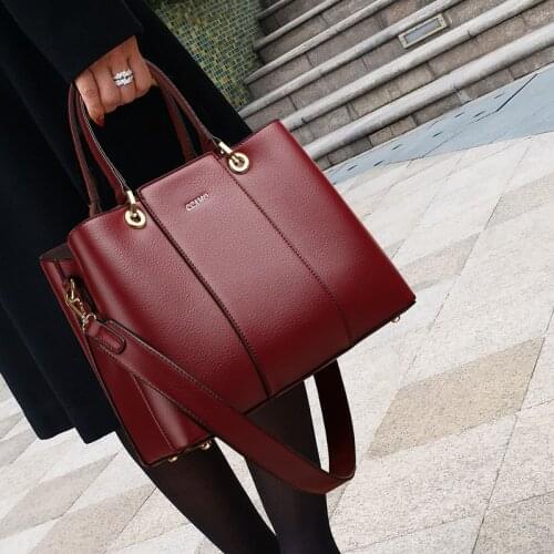 100% Genuine Leather Handbags 2020 New Fashion Printing Large Capacity Red Portable All-match Shoulder Messenger Bag Purses Gg