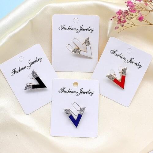 New Fashion V Shape Brooches Pins Letter V Brooch Pin Crystal Rhinestone for Women Scarf Buckle Holder Shawl Jewelry Accessories
