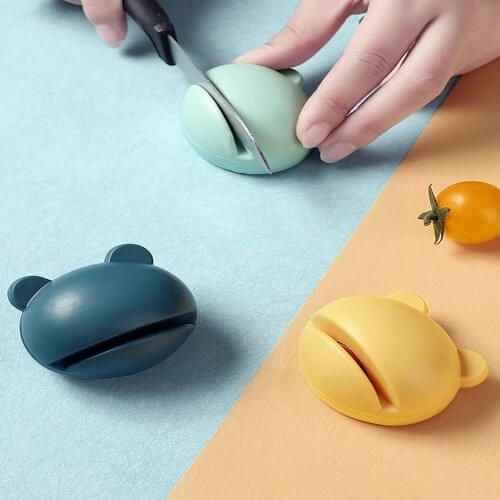 1pcs Plastic Kitchen Knife Sharpening Stone,White Corundum Knife Sharpener Portable Knife Sharpening for Household 3 colors