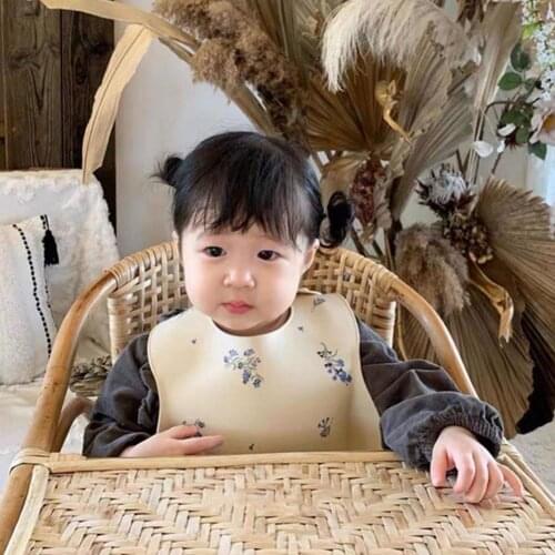 Printed Baby Bib Waterproof Soft Silicone Baby Feeding Stuff Cute Pattern Kids Girl Boy Toddler Adjustable Child Bib