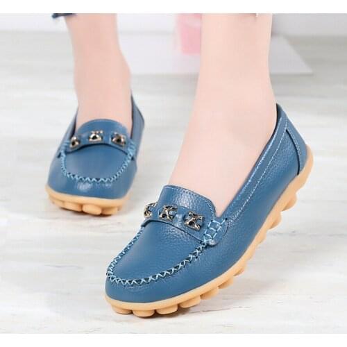 Lightweight Fashion Women Vulcanize Shoes Casual Breathable Shoes Female Soft Leather Flats Ladies Sneakers