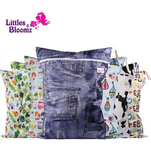 [Littles&Bloomz] Washable Reusable Cloth Diaper Wet Nappy Bag / Waterproof Swim Sport Travel Carry bag/ Big Size:40X30cm