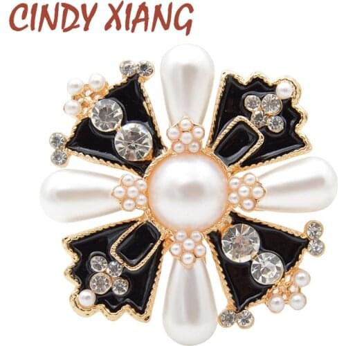 CINDY XIANG Rhinestone and Pearl Cross Brooches for Women Fashion Baroque Style Jewelry Winter Coat Accessories Corsage Broches