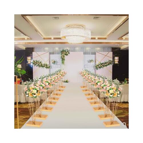 Wedding props electroplating gold wrought iron three - column pendant wedding table flower arranger runway geometric guide