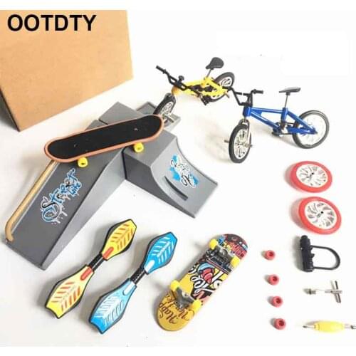 1Set Mini Scooter Two Wheel Scooter Childrens Educational Toys Finger Scooter Bike Fingerboard Skateboard