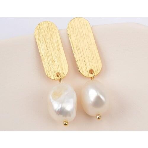 BOROSA Korean Pearl Dangle Earrings Trendy Natural Irregular Pearl Drop Earring in Gold Baroque Long Earring for Women HD0188