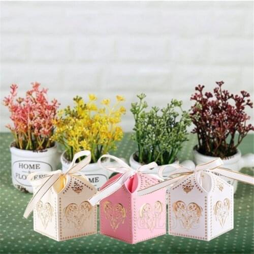 50pcs Heart Design Wedding Candy Box Wedding Favors and Gifts Paper Box for Packing Wedding Party Decoration with Ribbon