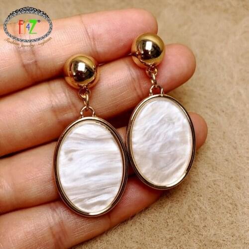 F.J4Z New Designer Statement Earrings for Women Trend White Acetic Acid Oval Pendant Earring Lady Jewel Gifts Dropship