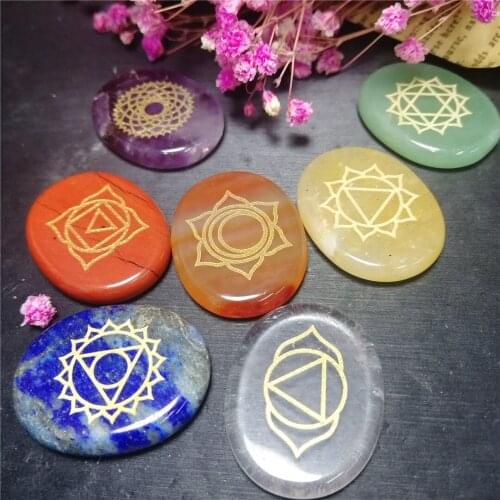 1 group(7 pcs ) Healing crystals runes stones pietre naturali e mineral carving palm stone gift 7 chakra office decor