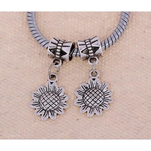 Vintage Silver Dangle Sunflower Charms Pendant For Jewelry Making Bracelets Necklace Crafts Handmade Accessories Hot Sale A797