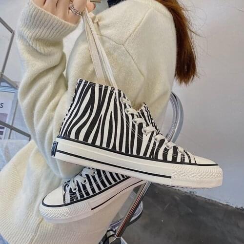Black White Stripes Canvas Shoes for Women Sneakers High Top Shose Women Summer Fashionable Comfortable Flat Shoes Women