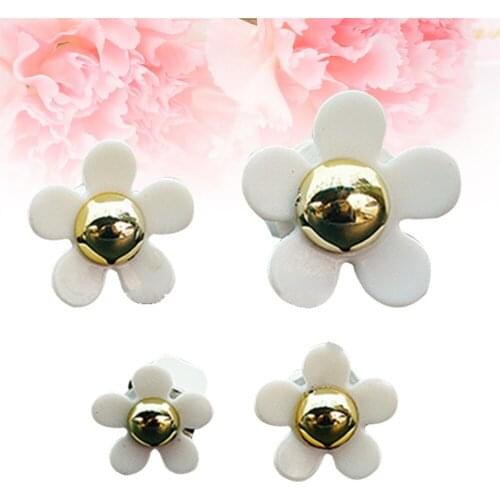 4 Pcs Car Air Vent Decorations Little Daisy Flowers Fragrance Air Freshener Holder Auto Car Interior Decoration