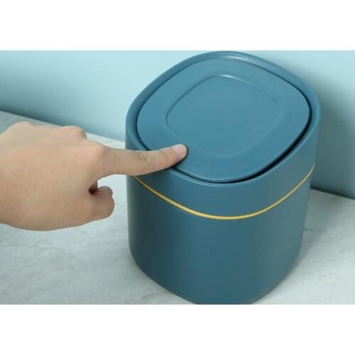 Cute Mini Trash Can Car Bin Garbage Home Office Storage Desktop Trash Can Desk Accessories Poubelle Bureau Cleaning Tools DF50LJ