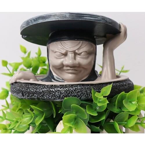 Sculpture Funny Garden Statue Ornament Decor Two Tone Stone Finish Resin Naughty Home Figurines Decoartion Outdoor Manhole Cover