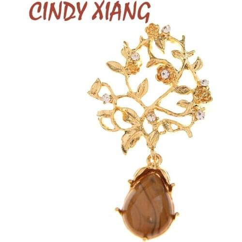 CINDY XIANG New Fashion Summer Style Gold Metal Rhinestone Flower Brooches Womens Jewelry Resin Pendant Brooch Pins Good Gift