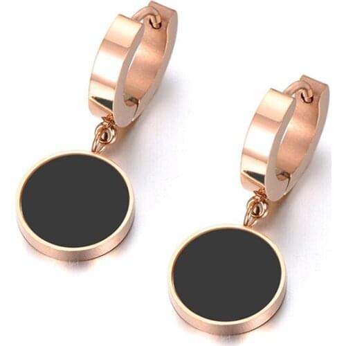 White Shell & Black Acrylic Hopp Earrings For Women Stainless Steel Jewelry Christmas Party Anniversary Gift JE18042