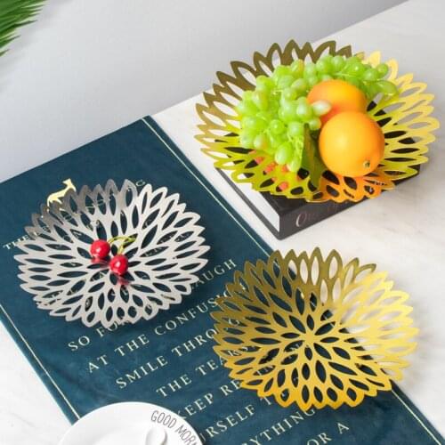 Nordic simple metal hollow fruit storage basket iron fruit tray creative home living room desktop snack storage basket