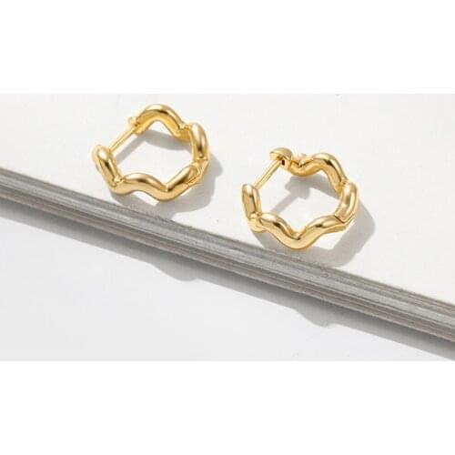 Punk Fashion Twist Gold Color Metal Small Hoop Earrings for Women Trendy Irregular Round Cartilage Earrings Female Jewelry Gifts