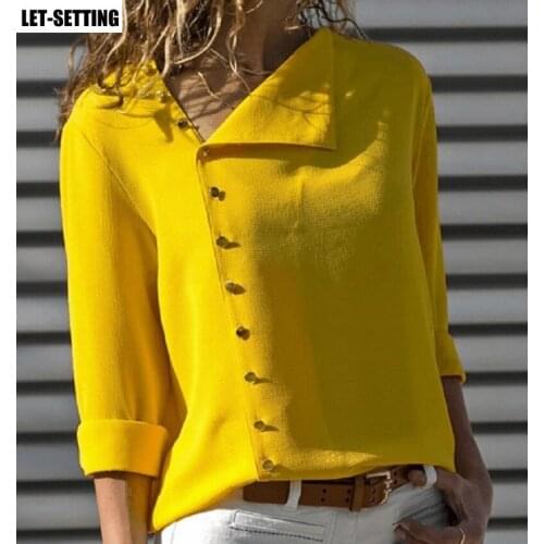 Let－Setting Collar Blouses