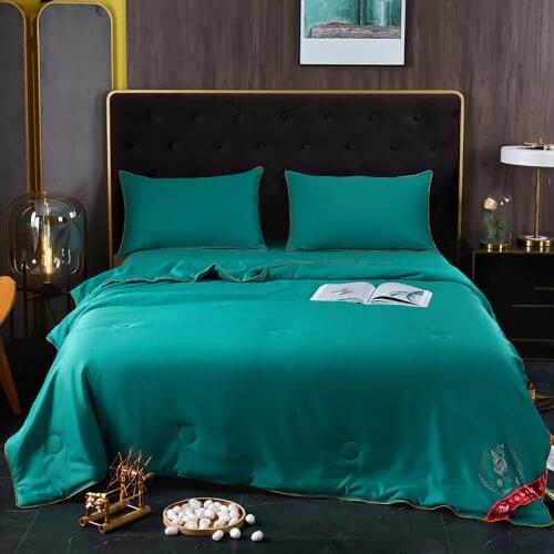 Summer Ice Silk Air-conditioning Room Quilt Soft Breathable Throw Blanket Thin Comforter Bed Cover Soft Silks Bedspread Bedding