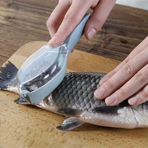 Plastic Fish Scale Scraper With Cover Fishing Scale Brush Fish Peeler Grater Scaler Easy To Clean Kitchen Tools Gadgets 16*5.5cm