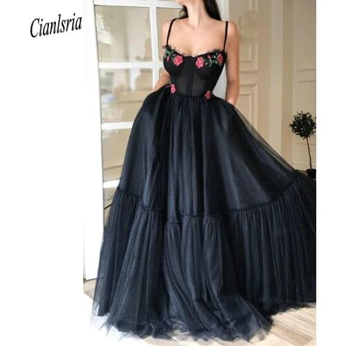 Black Gorgeous Spaghetti Straps Evening Dress With Handmade Flowers Sleeveless Dubai Arabic Long Formal Evening Party Dresses