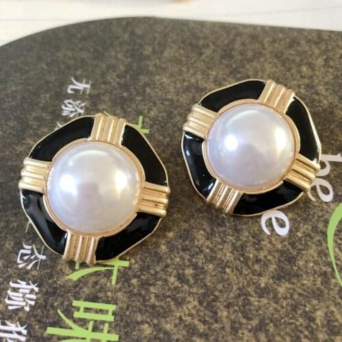 Square Pearl Black Enamel Earring Stud