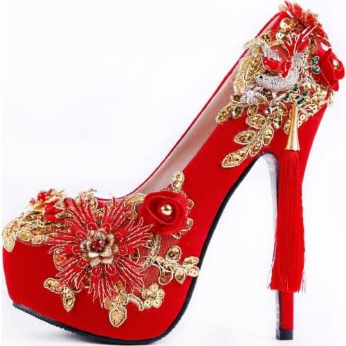 Women Red Wedding Shoes Round Toe High-heeled Flock Pumps Gold Lace Flowers Velvet Bride Pumps Retro Bridal Shoes royal style