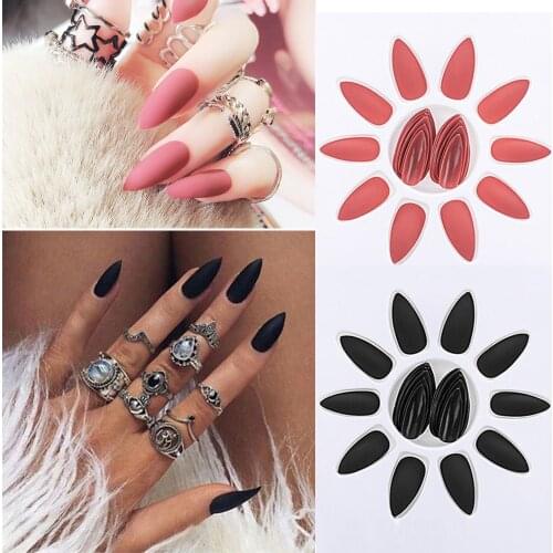 24Pcs Fake Nail with Glue Press on Nails False Nail Short Stiletto Black/White Artificial Full Cover Nail Art Tips Manicure Tool
