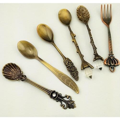 6Pcs/Set Vintage Royal Style Kitchen Dining Bar Bronze Carved Small Coffee Cutlery Dessert For Snacks