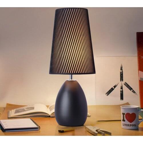 The A1 lamp modern minimalist bedroom bedside lamp Table Lamps Princess Wedding Garden creative luxury decoration lamp ZA