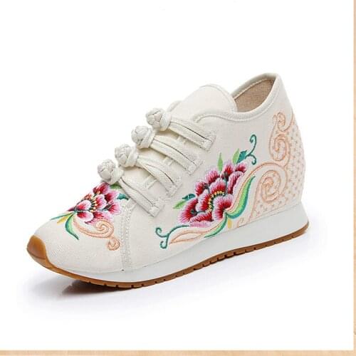 Hidden Platforms Ladies Floral Embroidery Canvas Flat Shoes Retro Autumn Women Comfortable Denim Cotton Travel Sneakers