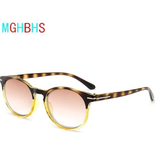 Fashion Gradually Changes Color Reading Glasses Mens Color Sun Reading Glasses Womens Progressive Sunshade Mirror