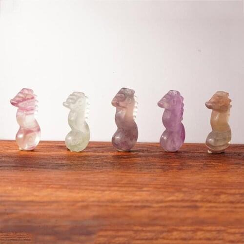 1pc Random Natural Rainbow Fluorite Seahorse Hippocampus Carved Quartz Carving Pendant Gift Crystal Animal Healing Crafts S F9q4