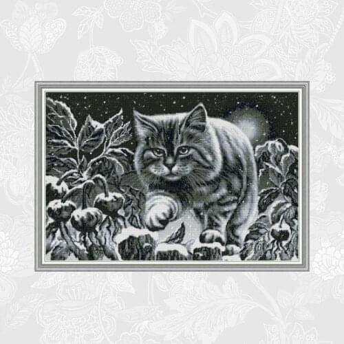 Black Cat on Snowy Night Chinese Cross-stitch Sets Counted 11CT 14CT DIY Handmade Embroidery Needlework Aida Cross Stitch Kits
