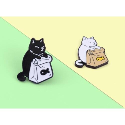 Kawii Cats with Bags Enamel Lapel Pins Black White Brooches Backpack Lovely Badges Gift for People Who Love Katties Custom