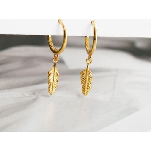 Binmonray 925 Sterling Silver Vintage Leaf Sharp Pendant Hoop Earrings for Women Fashion Feather Dangle Unisex Earrings Jewelry