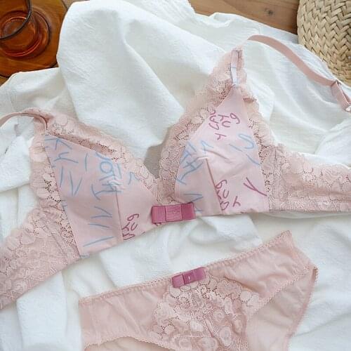 2021Random lingerie with panties letters graffiti thin womens wirefree comfortable bra set bow cute bralette plus size bra
