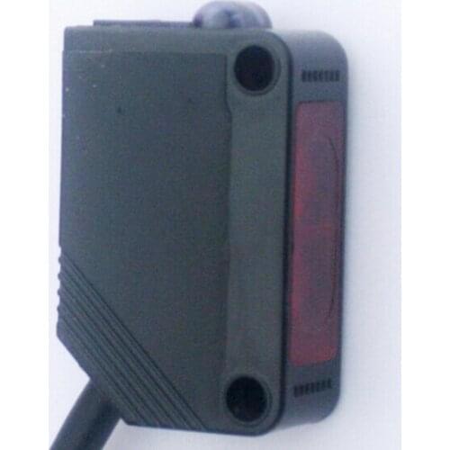 E3Z-D62 diffuse photoelectric switch