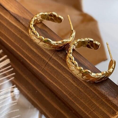 Retro 2021 new French elegant metal Circle Earrings with simple style