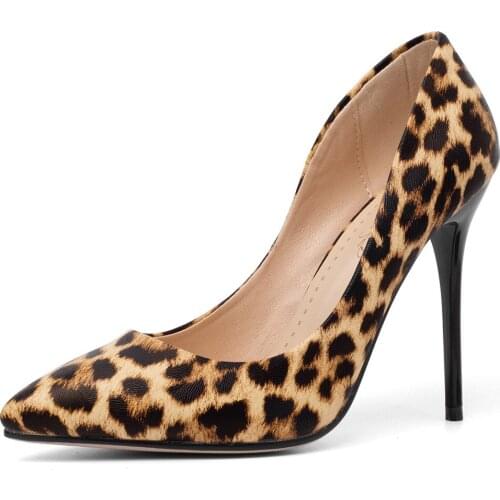 In 2019, during the spring and autumn wind leopard grain fine and ultra high pointed single shoe 40-43
