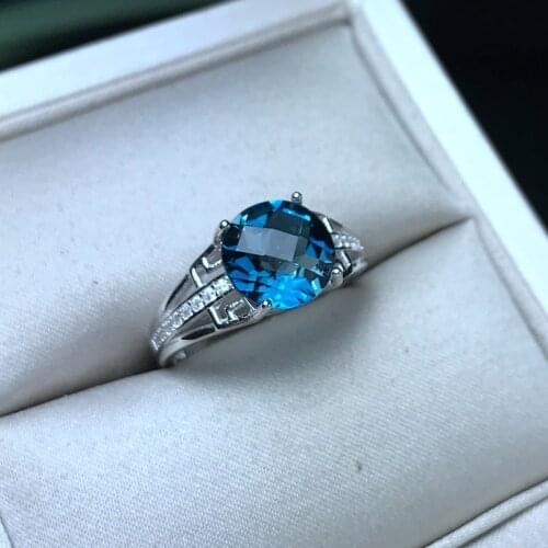 Ladies Ring hollowed out palace 925 silver topaz ring is clean and beautiful