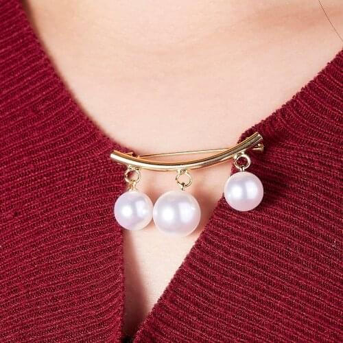 1pc Fixed Straps Anti Slip Pin Korean Simple Pearl Brooch Women Charm accessories Cardigan Anti Wearing Pins Enamel Pin Access